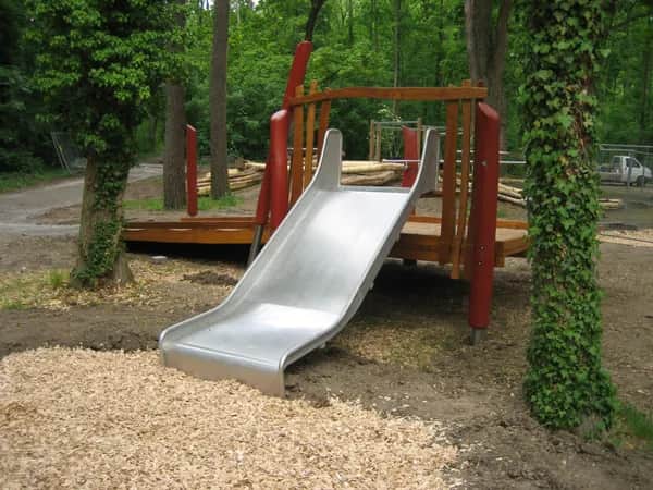 Spielplatz-Rutschen in allen Ausführungen