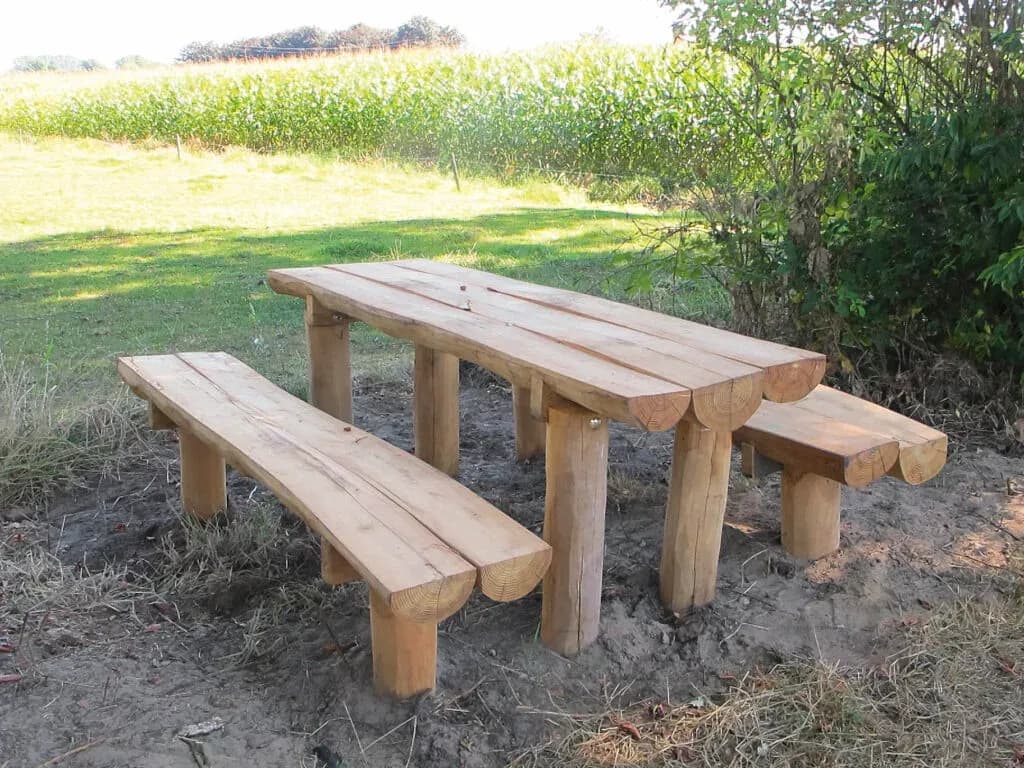 Robuste Spielgeräte aus Holz für öffentliche Einrichtungen kaufen