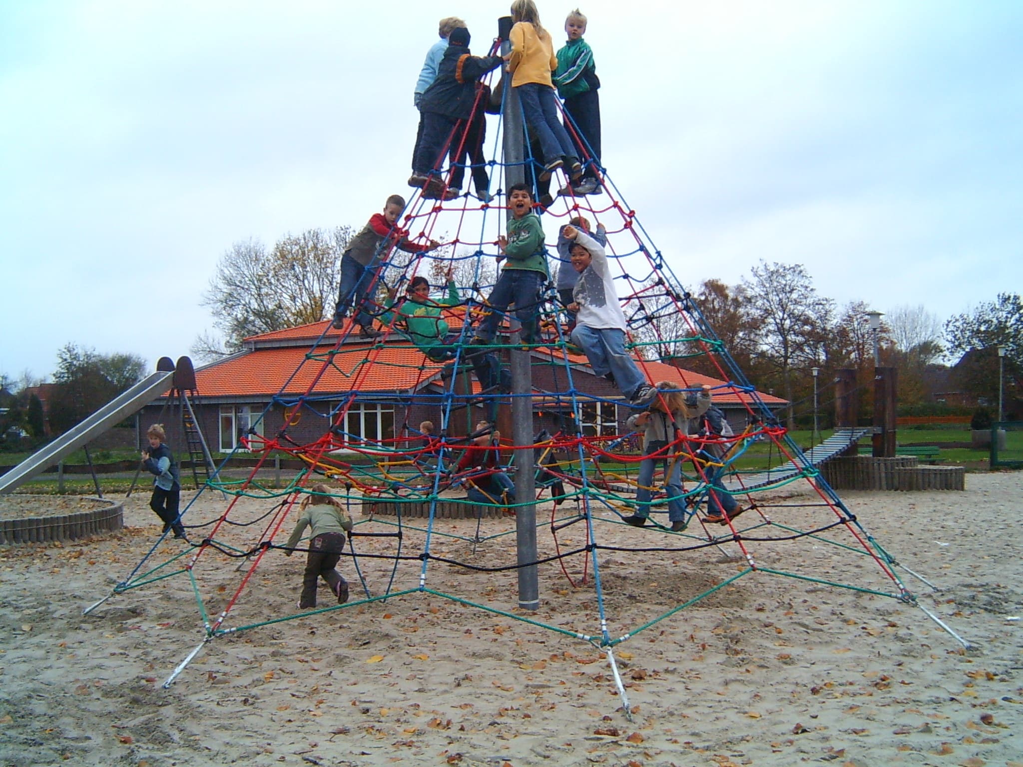 Spiel- und Sportgeräte aller Art finden 