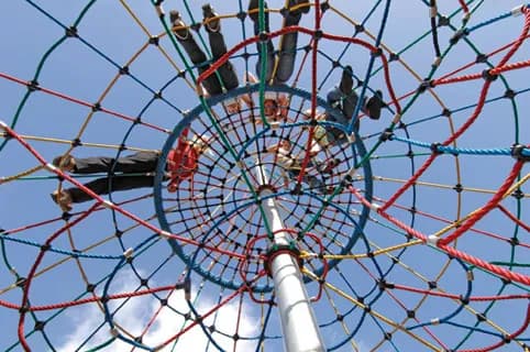 Spiel- und Sportgeräte aller Art finden  6