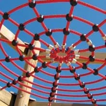 Kletternetze nach Maß für Spielplätze kaufen