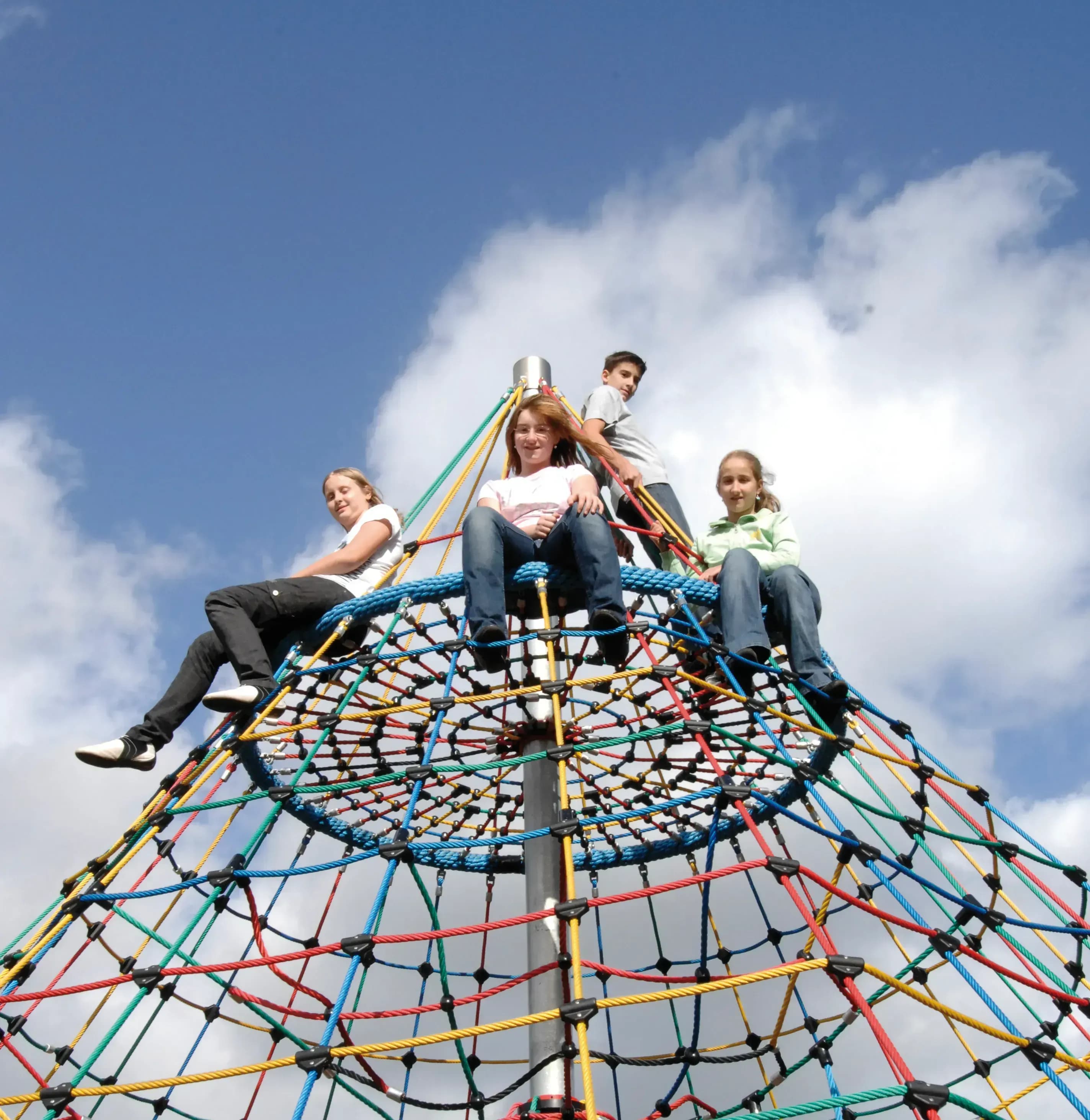 Geprüfte Klettergerüste für öffentliche Spielplätze kaufen