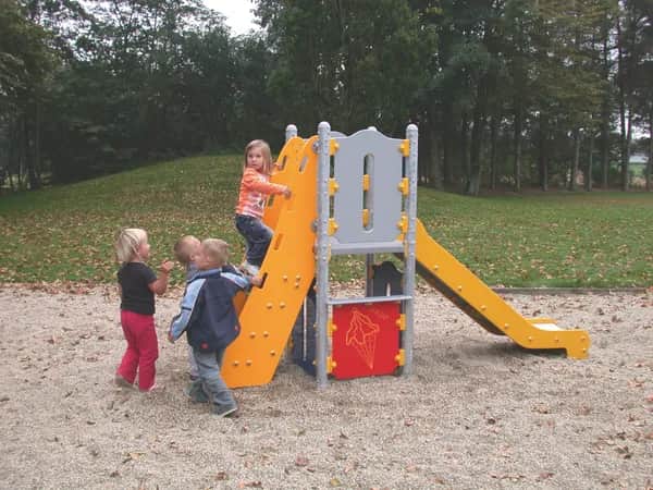 Langlebige Spielgeräte für Schulen