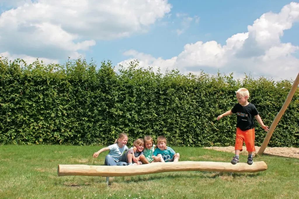 Nachhaltige Spieltürme für Kindergärten bestellen