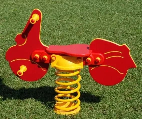 Langlebige Spielgeräte für Gemeinden in Deutschland kaufen